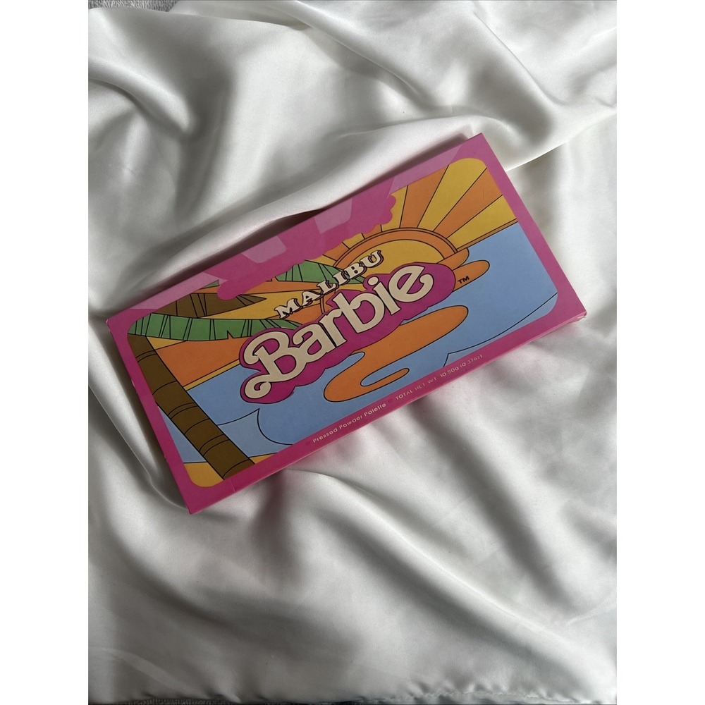 Malibu Barbie eyeshadow palette 16 different colors cruelty free Missing‎ Brush
